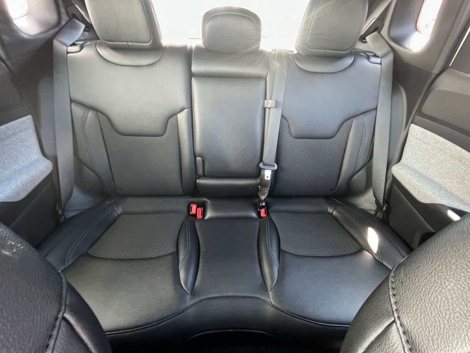 Used 2025 Jeep Compass Latitude image 38