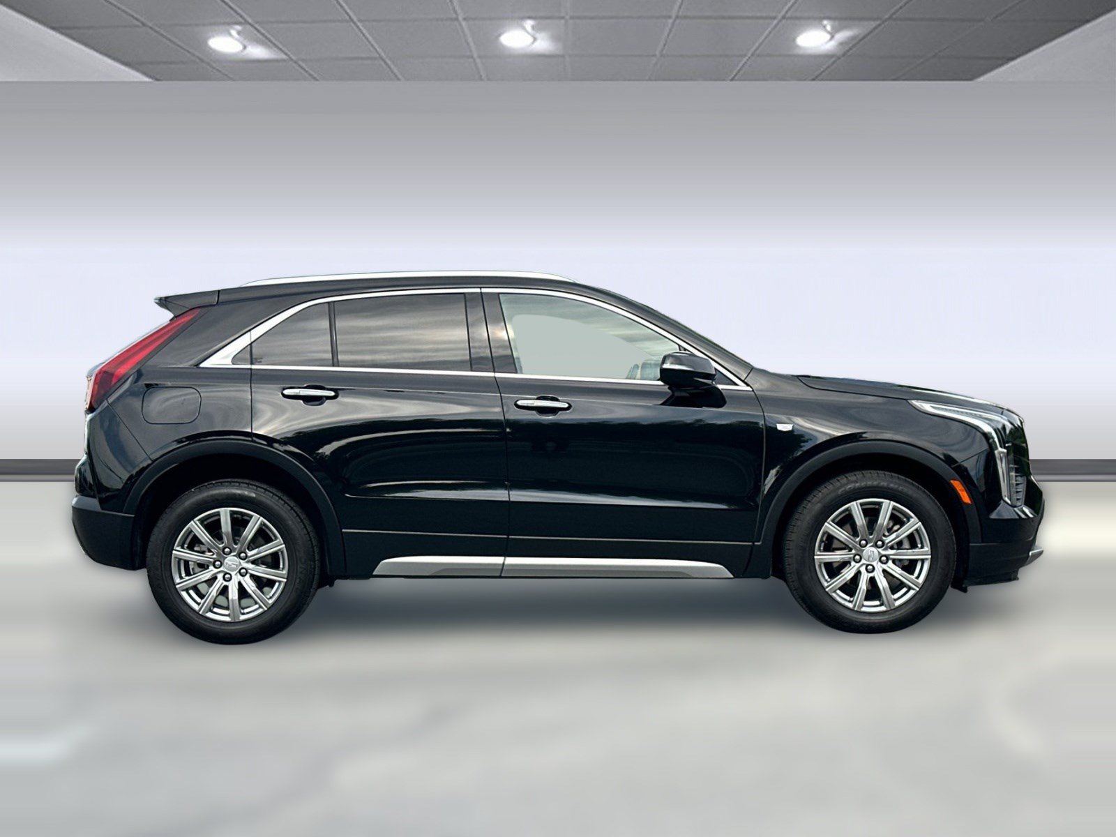 Used 2022 Cadillac XT4 Premium Luxury w/ Safety Alert Package AWD/4WD image 8