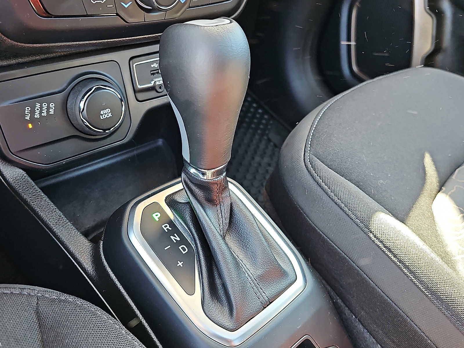 Used 2023 Jeep Renegade Latitude w/ Sun/Sound Group AWD/4WD image 15