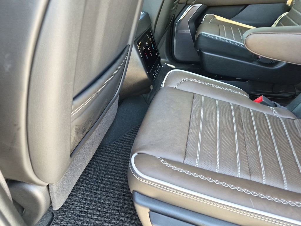 New 2026 GMC Yukon Denali Ultimate AWD/4WD image 40