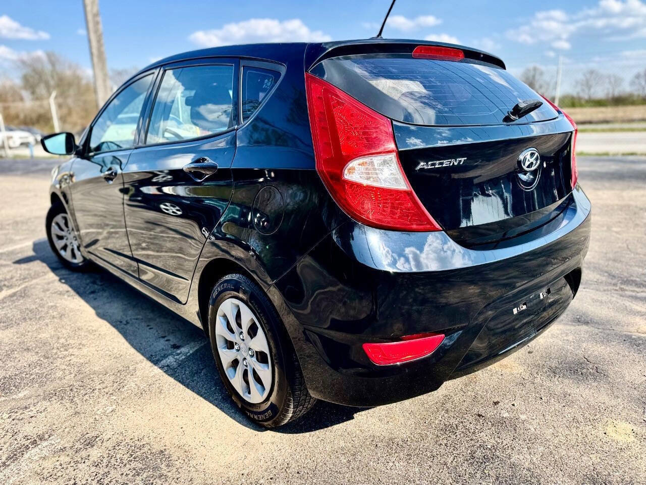 Used 2017 Hyundai Accent SE image 5