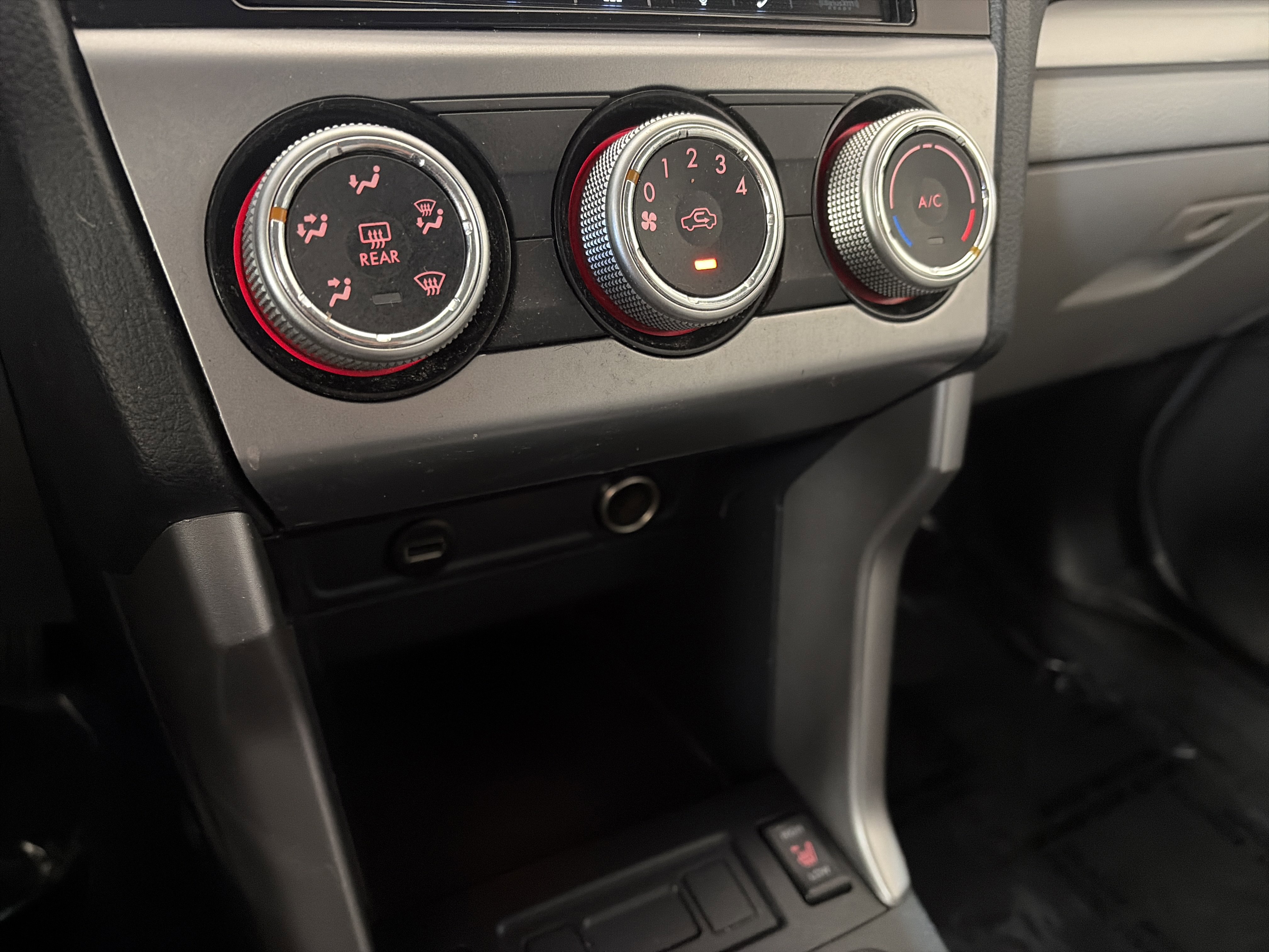 Used 2016 Subaru Forester 2.5i Premium w/ All-Weather Package image 22