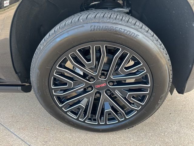 Used 2025 GMC Yukon Denali w/ Denali Reserve Package AWD/4WD image 9