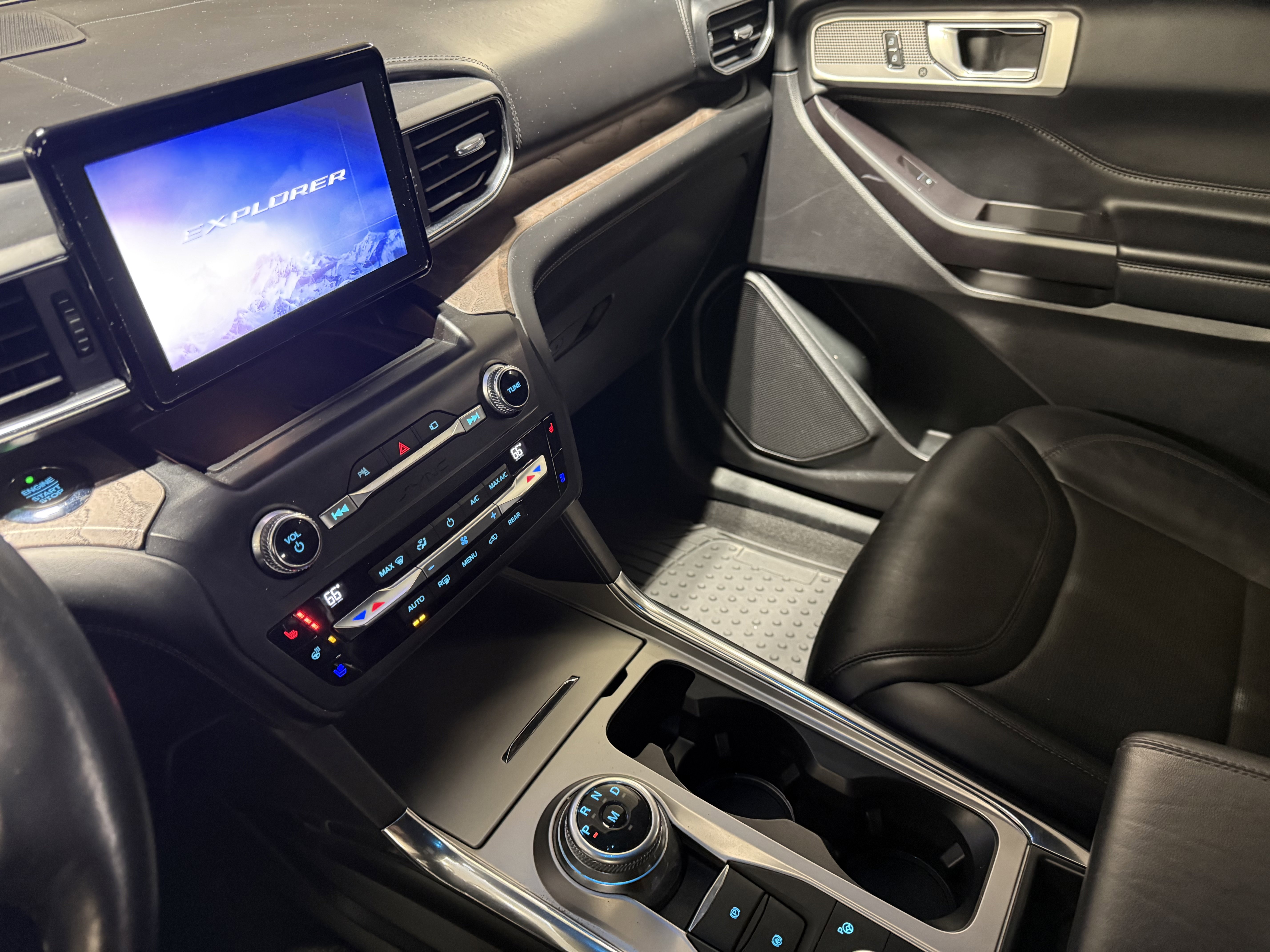 Used 2020 Ford Explorer Platinum AWD/4WD image 15