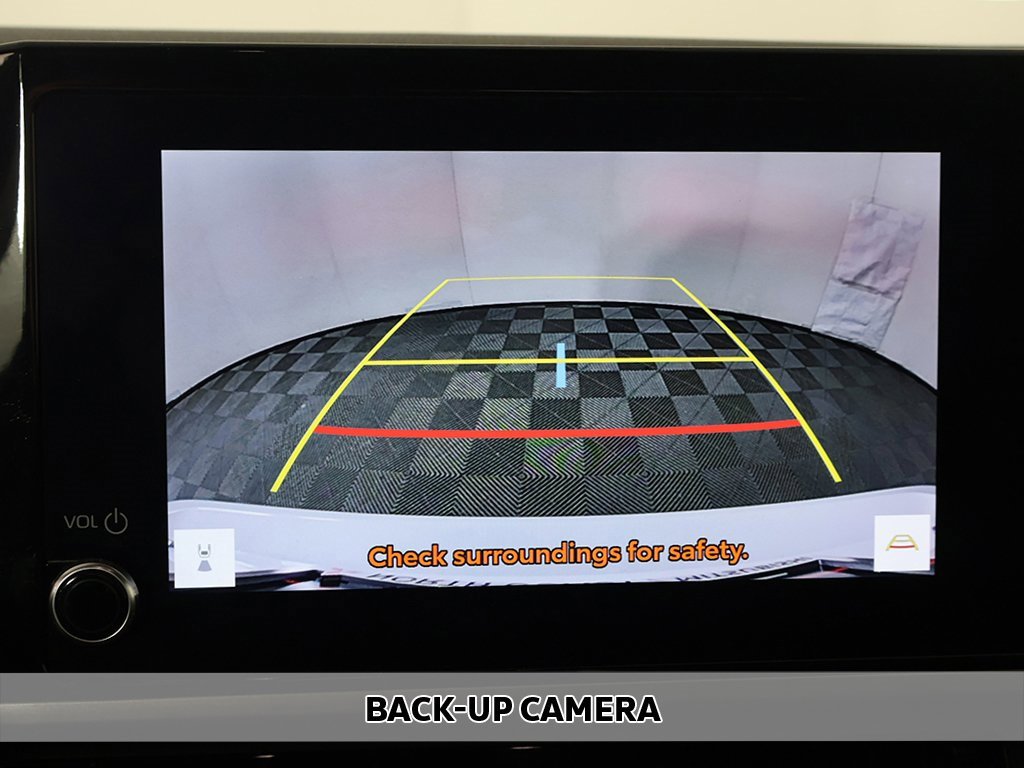 Used 2025 Toyota Camry SE image 5