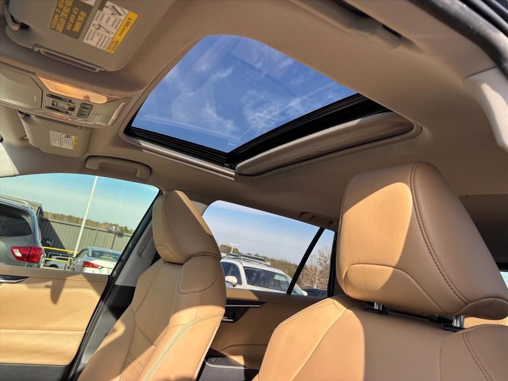 Used 2019 Toyota RAV4 XLE Premium image 7