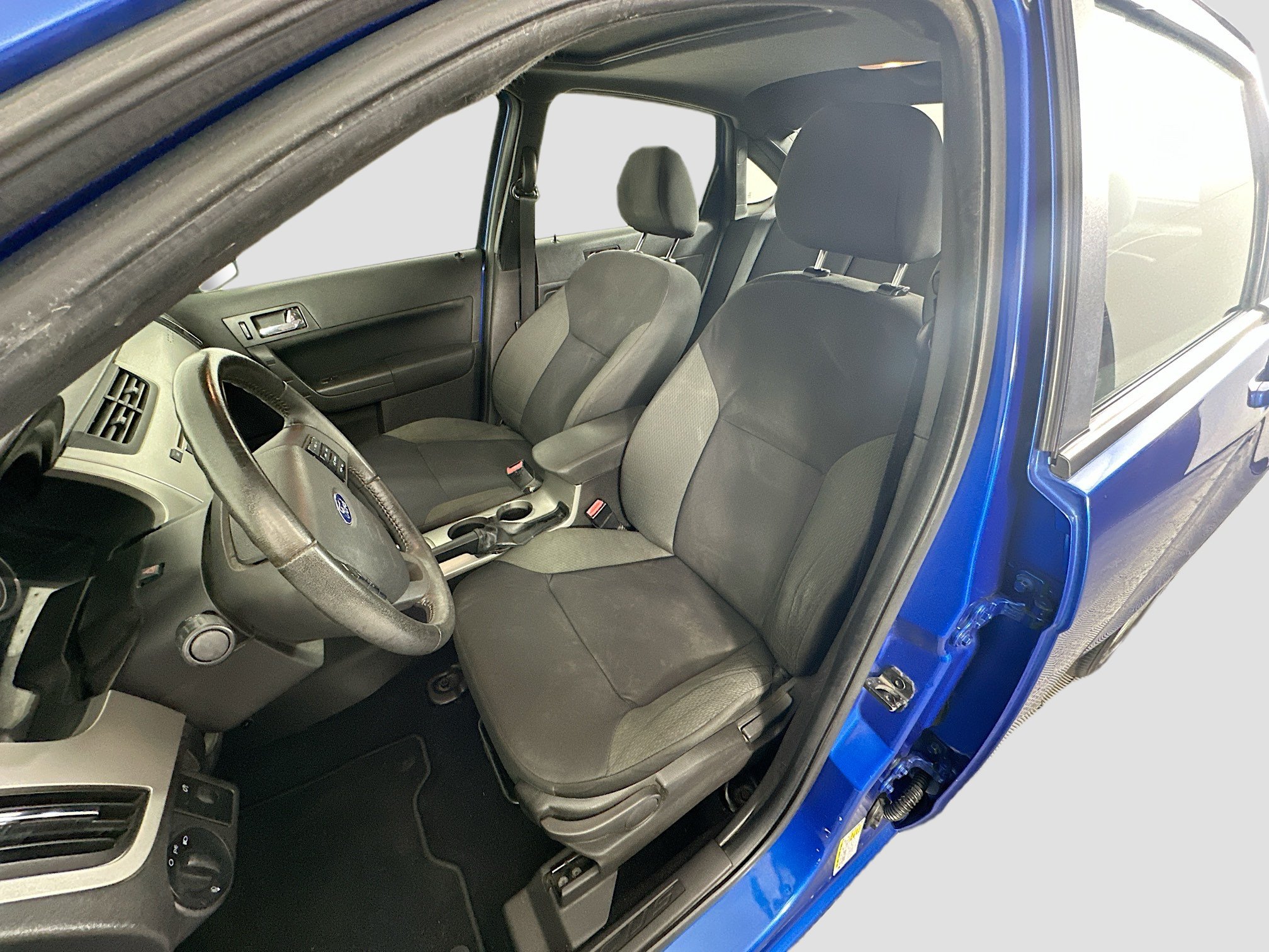 Used 2011 Ford Focus SES w/ 401A Rapid Spec Order Code FWD image 13