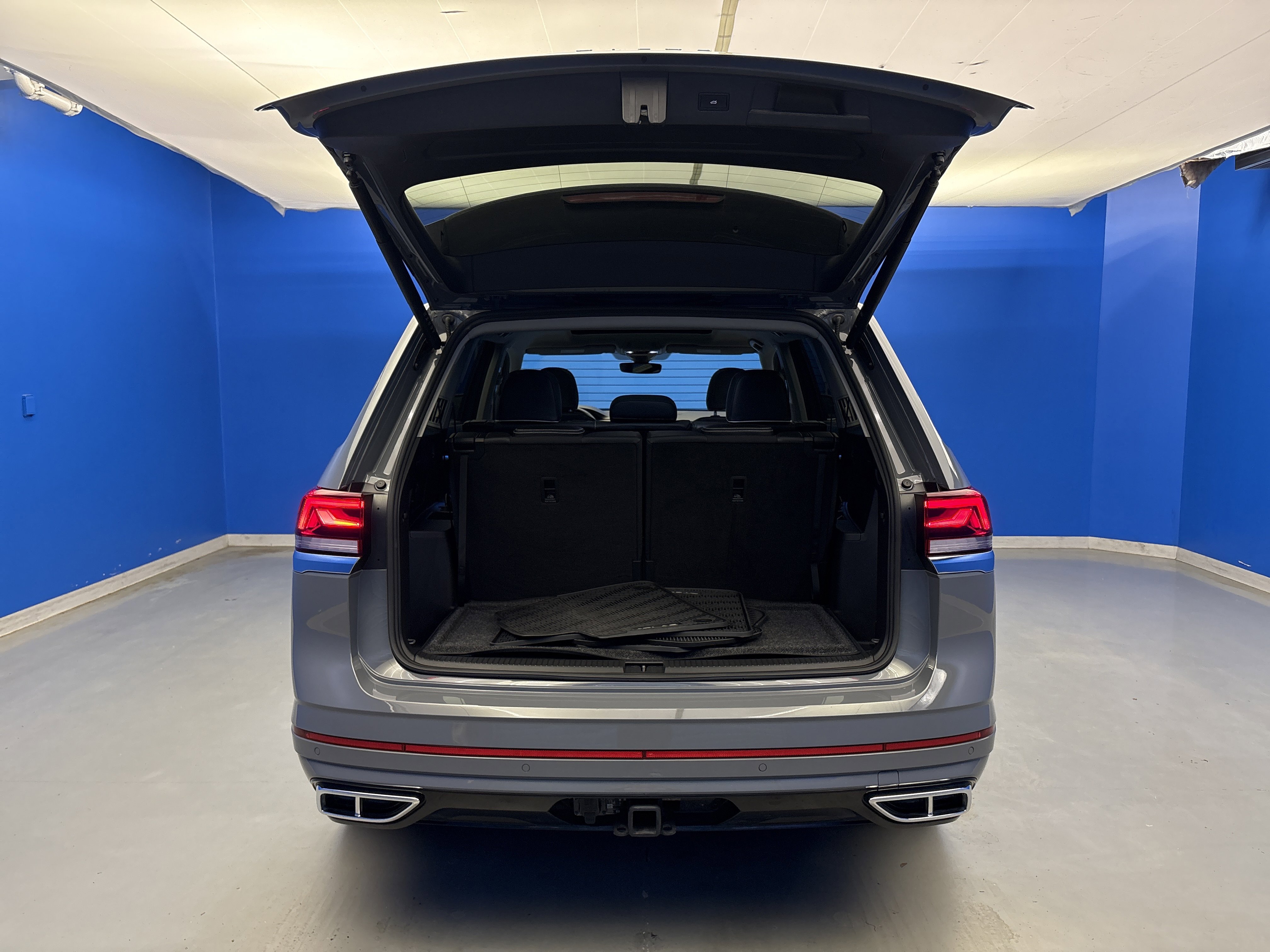 Used 2025 Volkswagen Atlas SEL Premium R-Line AWD/4WD image 30