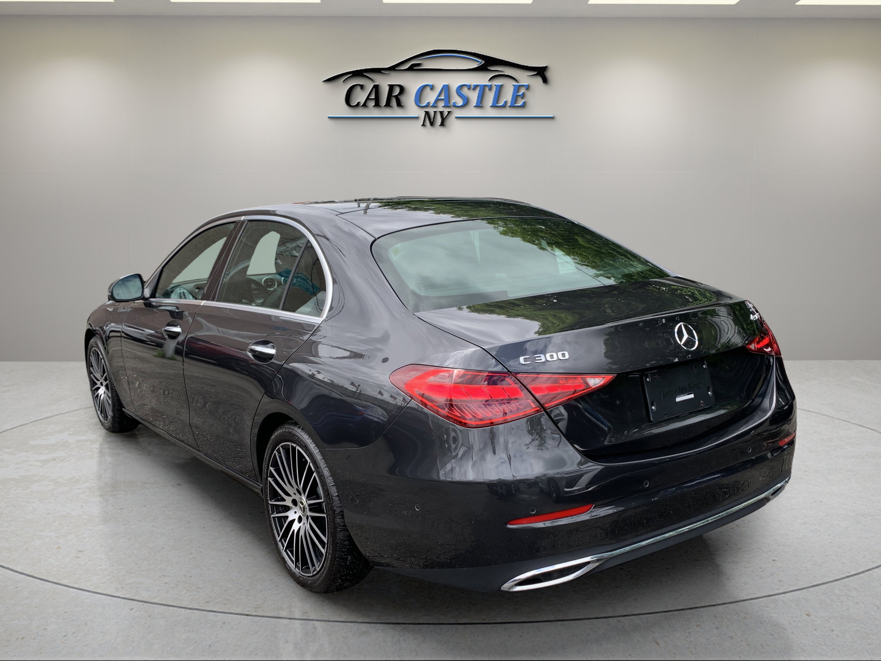 Used 2022 Mercedes-Benz C 300 4MATIC Sedan w/ Exclusive Trim Package image 10