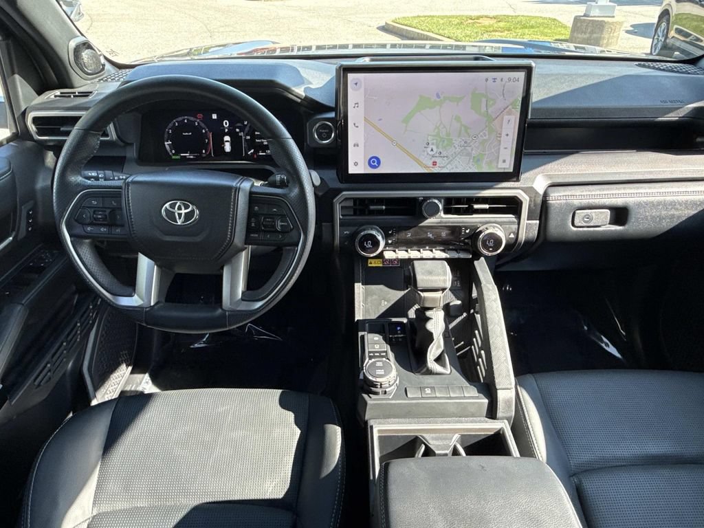 Used 2025 Toyota 4Runner Limited AWD/4WD image 3