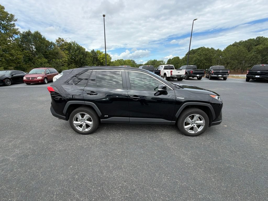 Used 2021 Toyota RAV4 XLE Premium AWD/4WD image 17