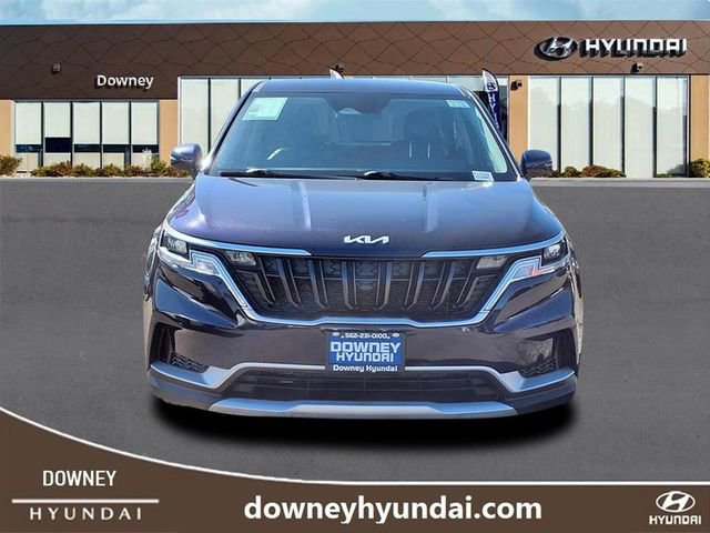 Used 2024 Kia Carnival LX image 2