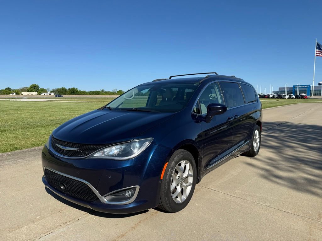 Used 2019 Chrysler Pacifica Touring-L Plus w/ Advanced Safetytec Group FWD image 9