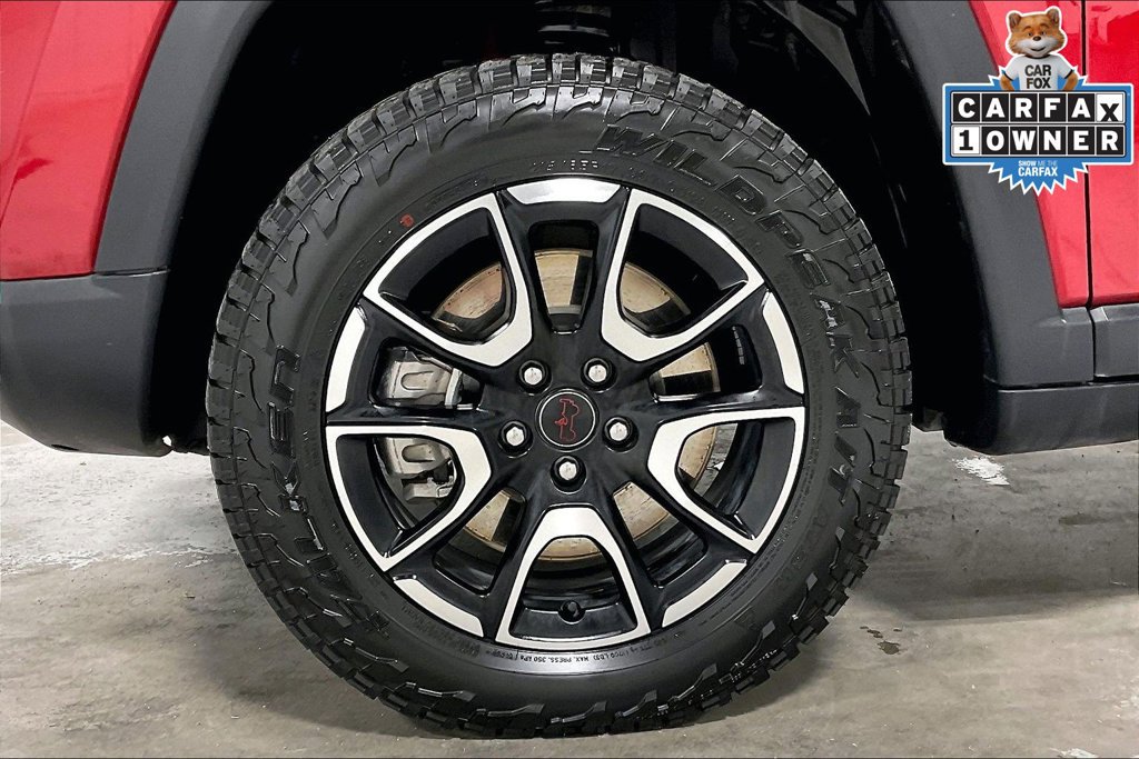 Used 2025 Jeep Compass Trailhawk AWD/4WD image 10