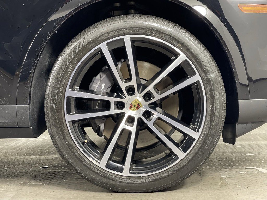 Certified 2024 Porsche Cayenne image 11