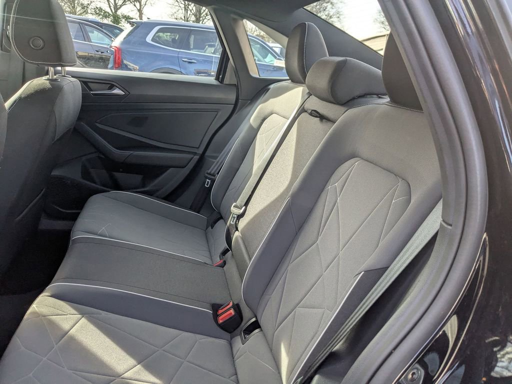 Used 2025 Volkswagen Jetta Sport image 24