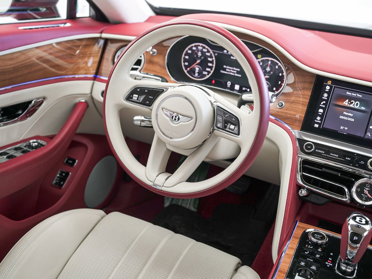 Used 2023 Bentley Flying Spur V8 image 19