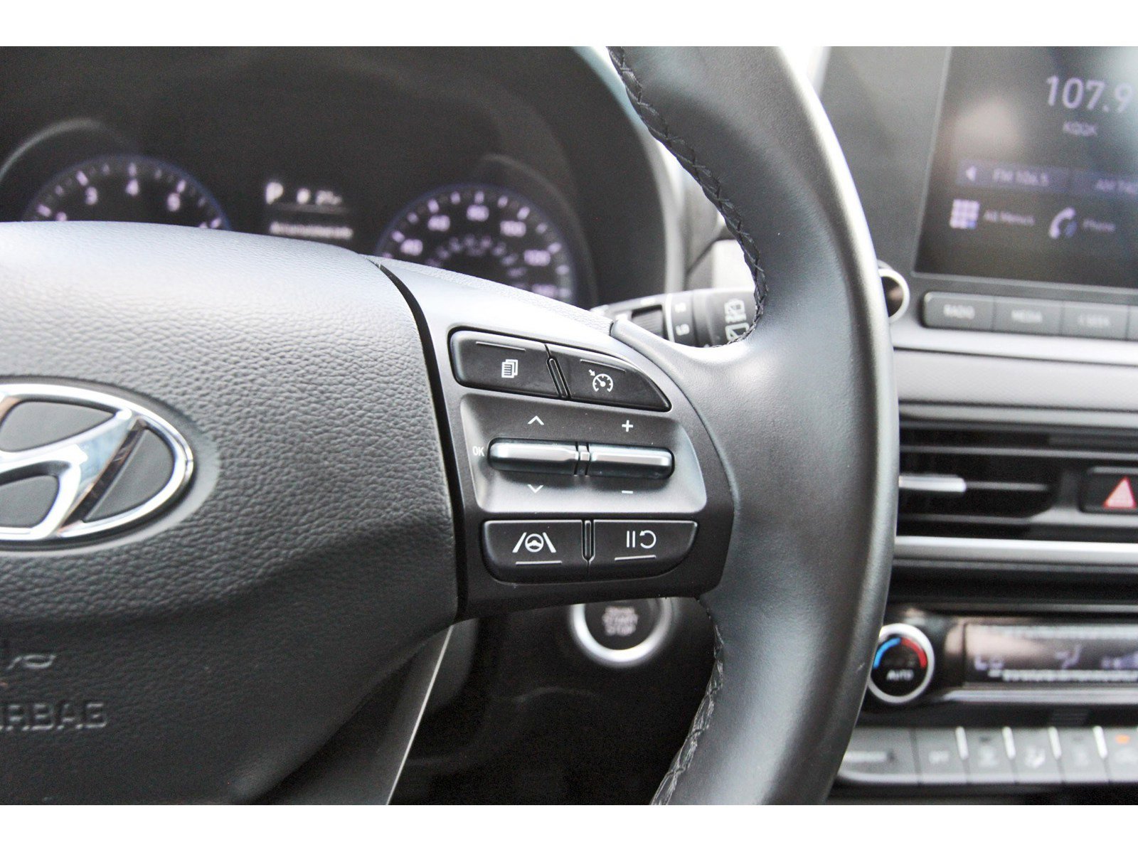 Certified 2022 Hyundai Kona SEL w/ Convenience Package FWD image 19