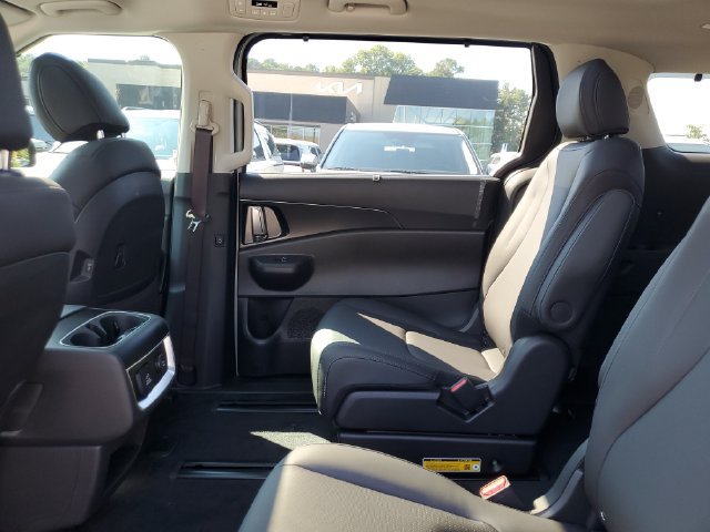 New 2027 Kia Carnival SX w/ Dark Edition Package FWD image 15