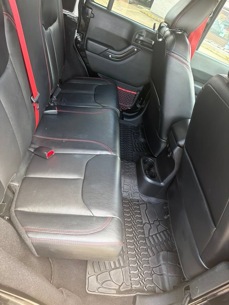 Used 2017 Jeep Wrangler Unlimited Rubicon AWD/4WD image 11