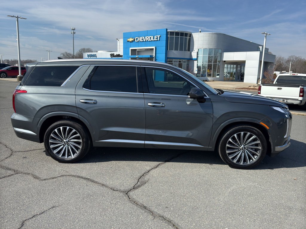 Used 2025 Hyundai Palisade Calligraphy image 8