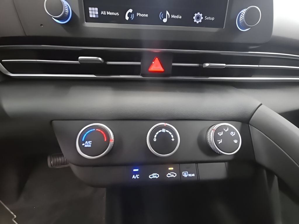 New 2026 Hyundai Elantra SE FWD image 33