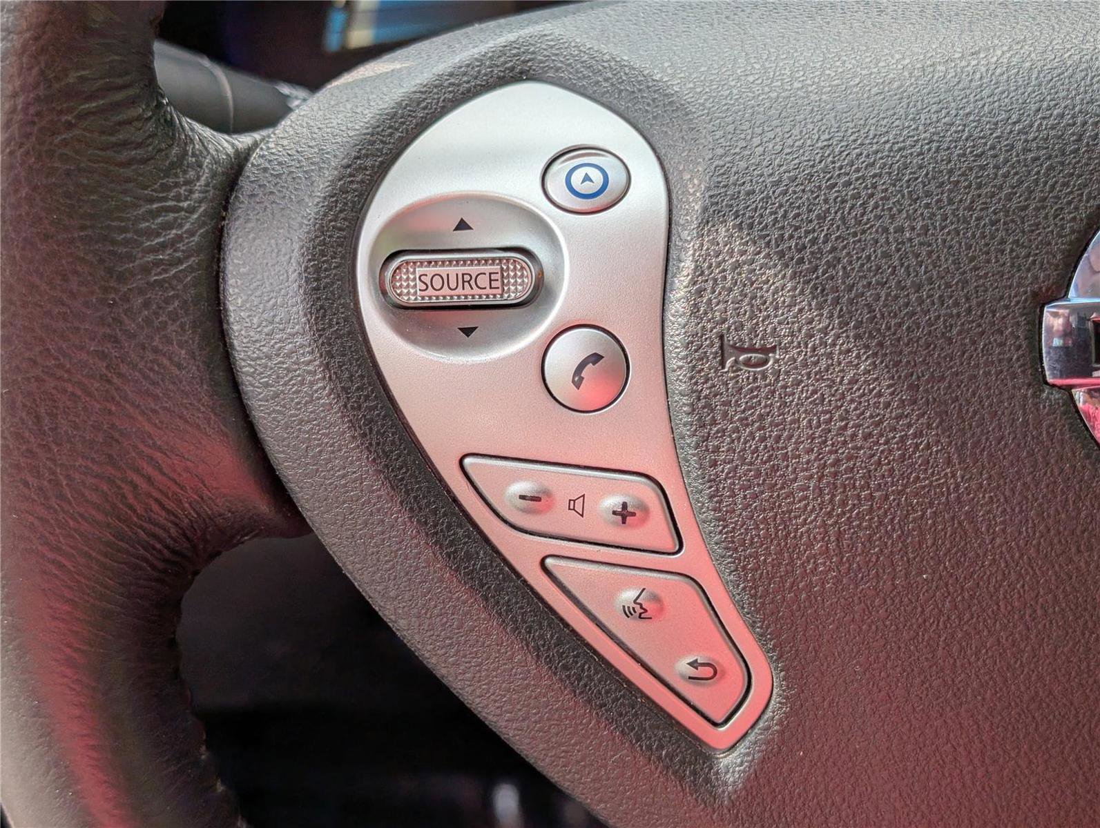 Used 2015 Nissan Leaf SL w/ Premium Package FWD image 22