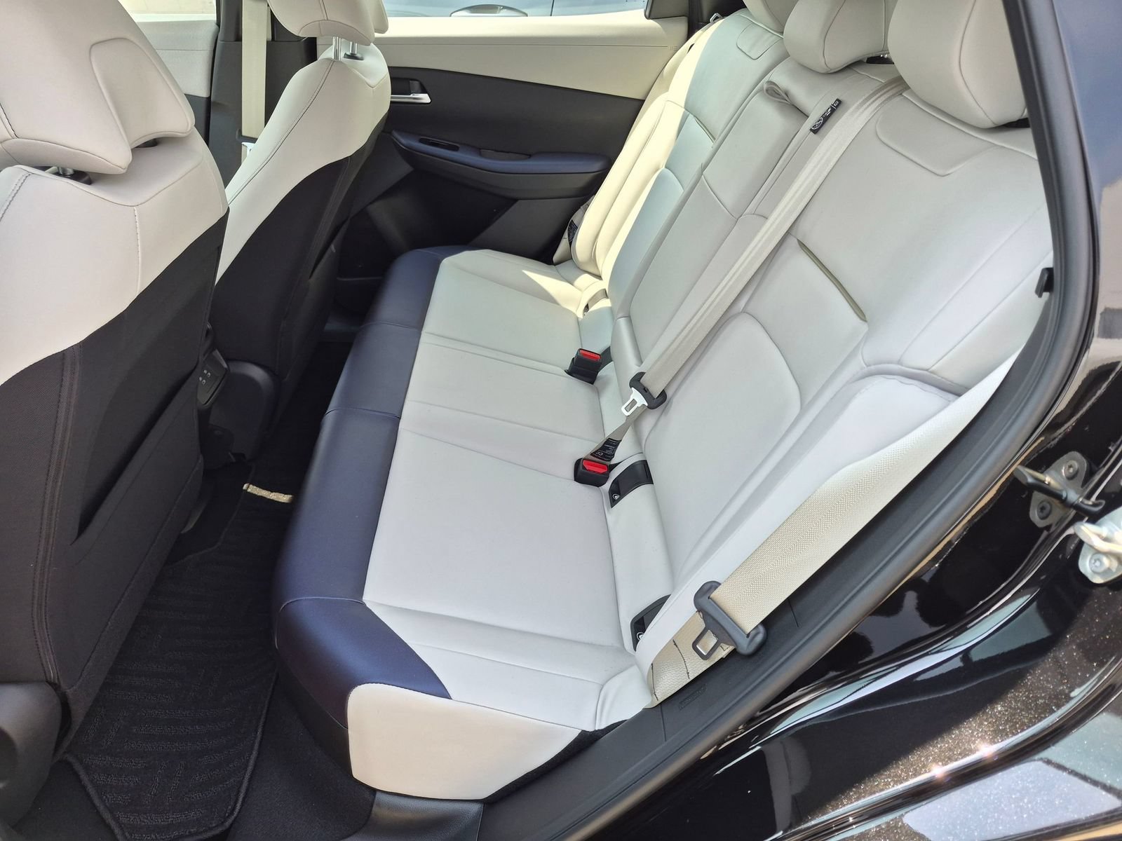 New 2026 Nissan Leaf SV+ w/ Floor Mat Package (SV+) FWD image 18