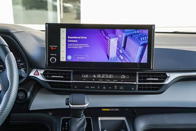 Used 2025 Toyota Sienna XLE w/ XLE Plus Package image 15