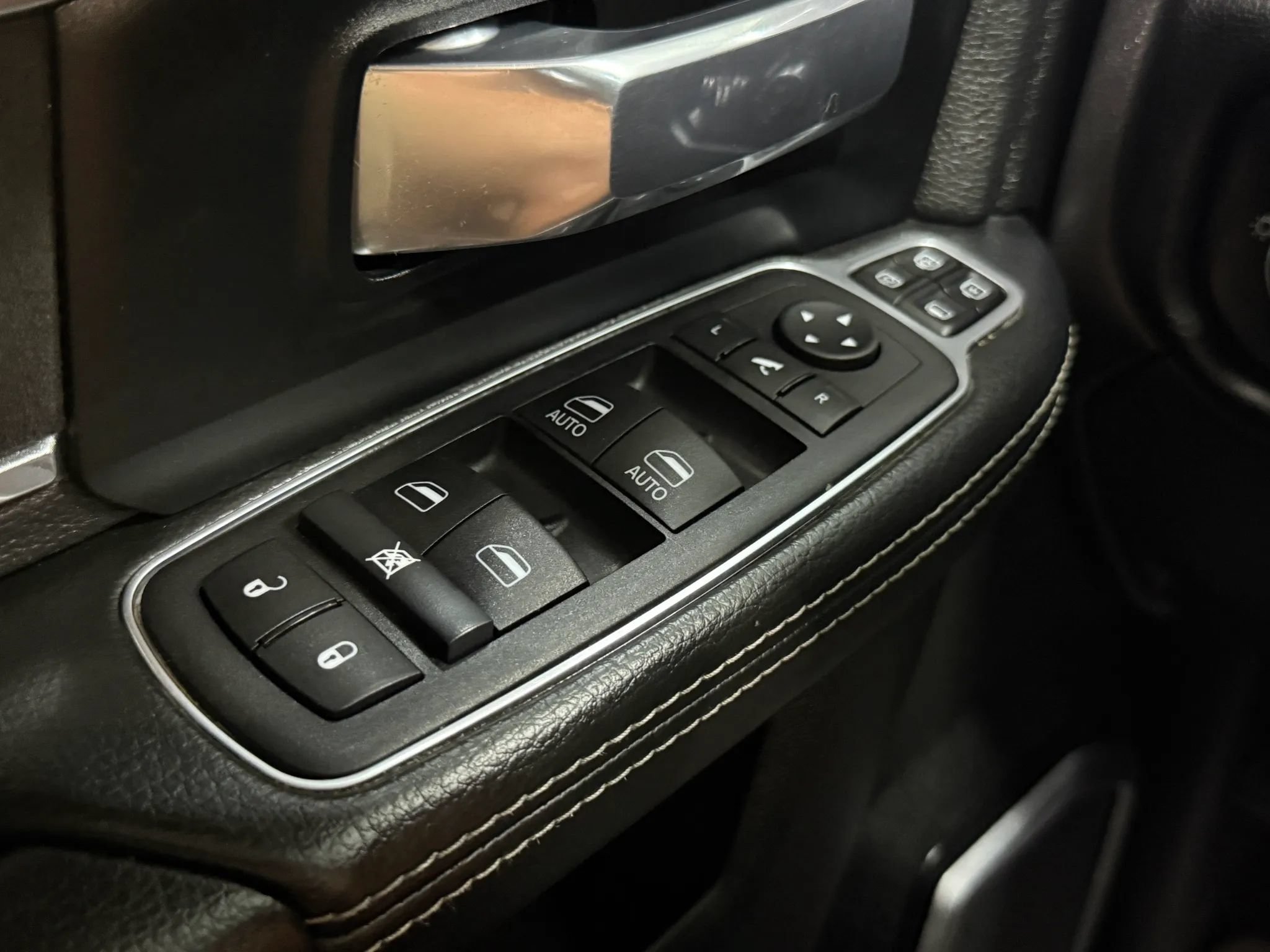 Used 2024 RAM 2500 Laramie AWD/4WD image 23