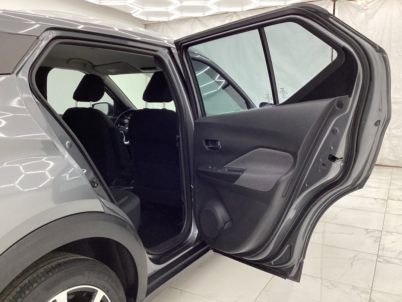 Used 2018 Nissan Kicks SV image 23