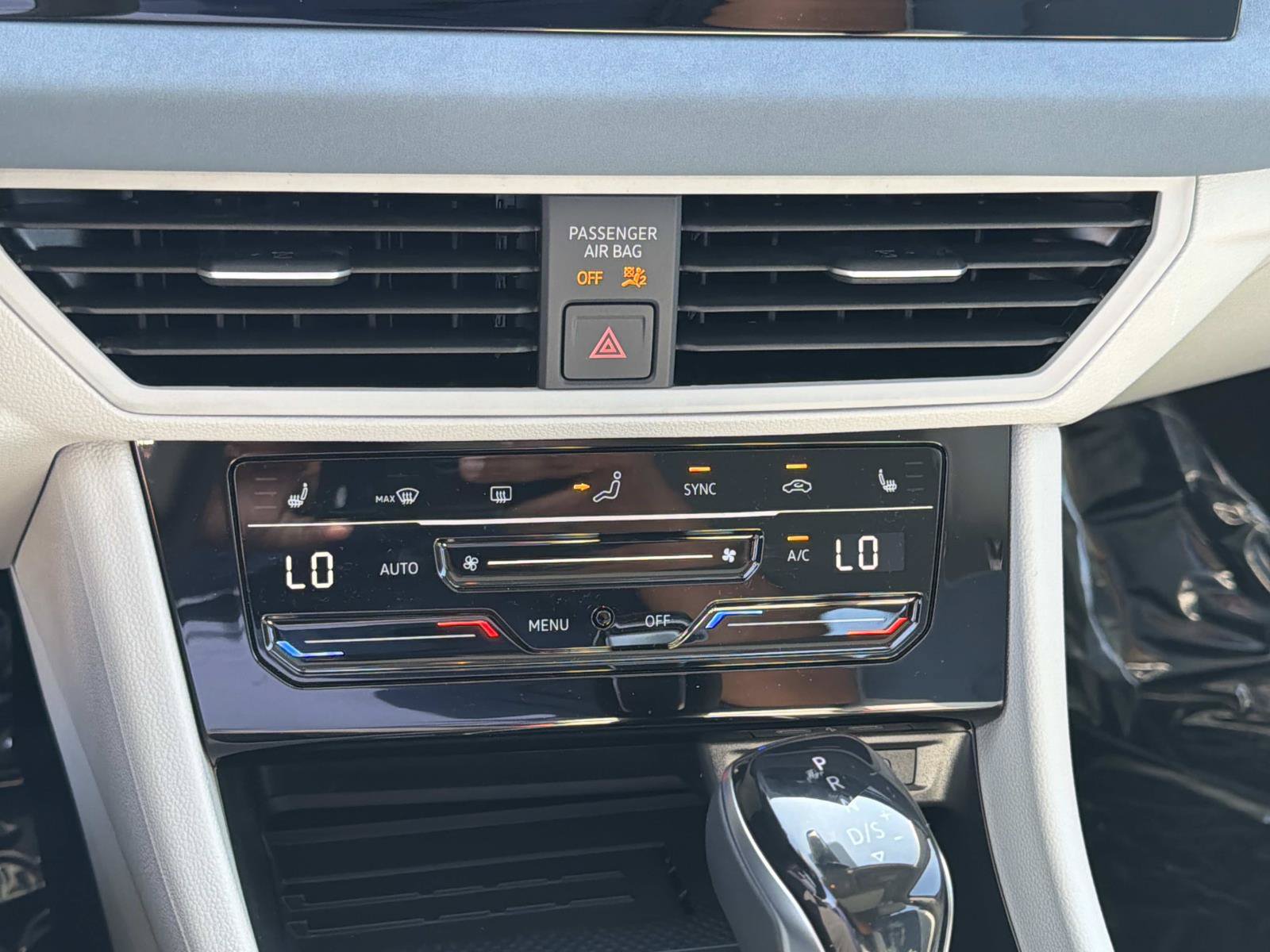 New 2026 Volkswagen Jetta SE FWD image 22