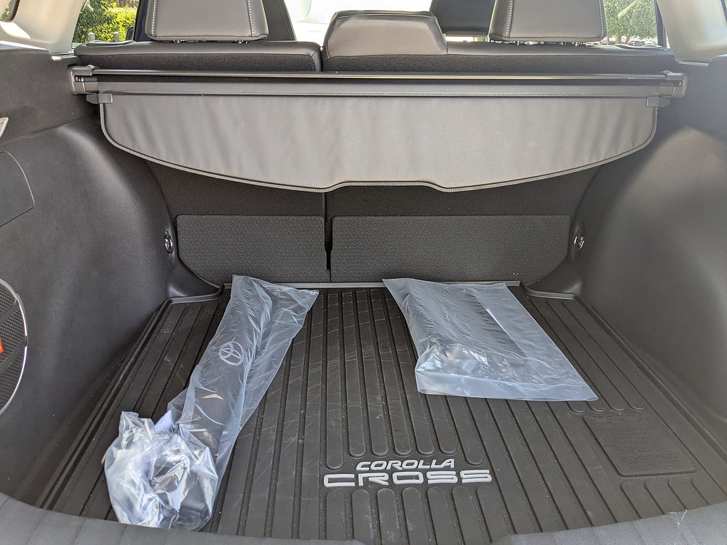Certified 2025 Toyota Corolla Cross XLE w/ Convenience Package FWD image 30
