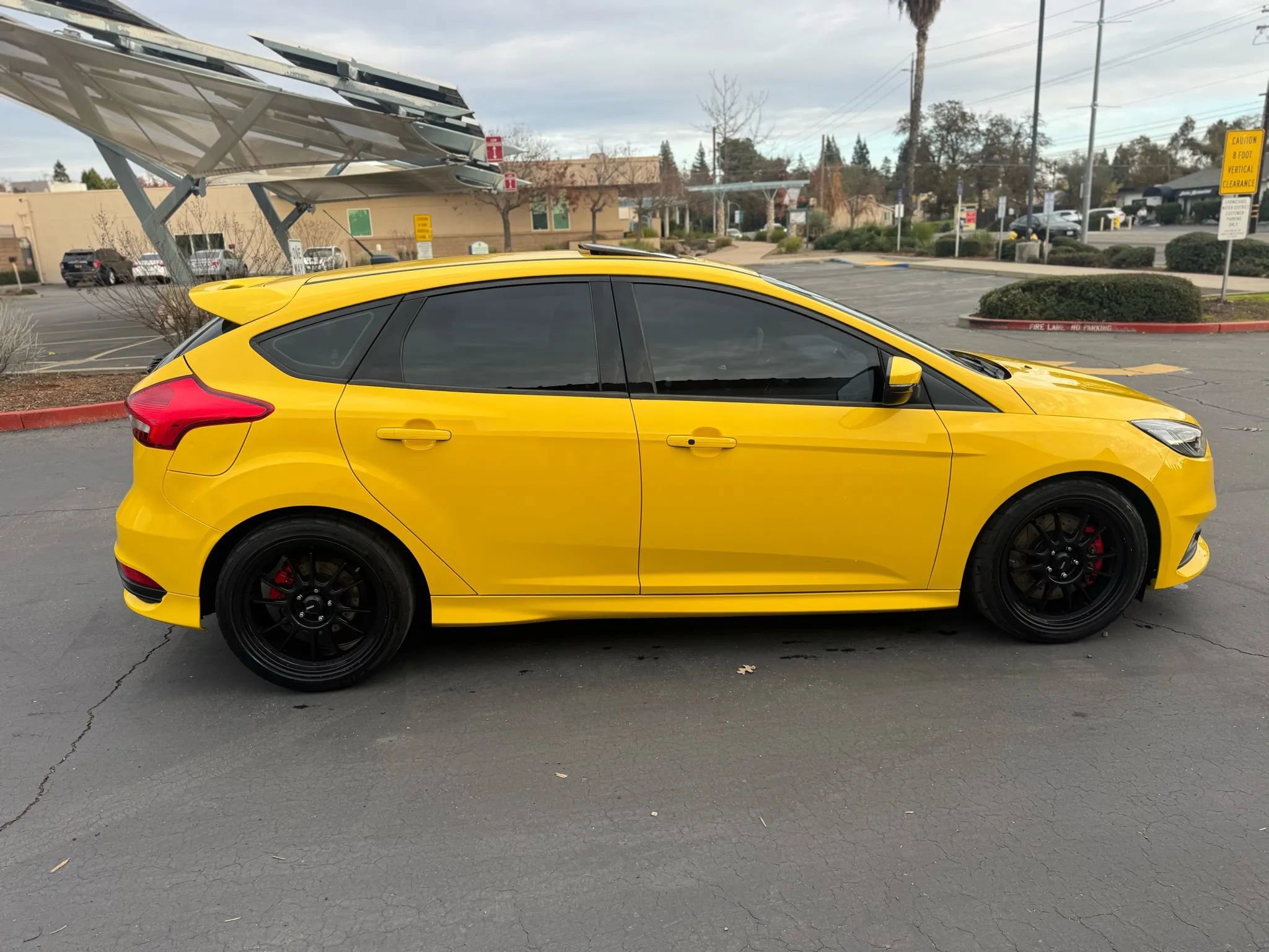 Used 2018 Ford Focus ST w/ Equipment Group 402A FWD image 7