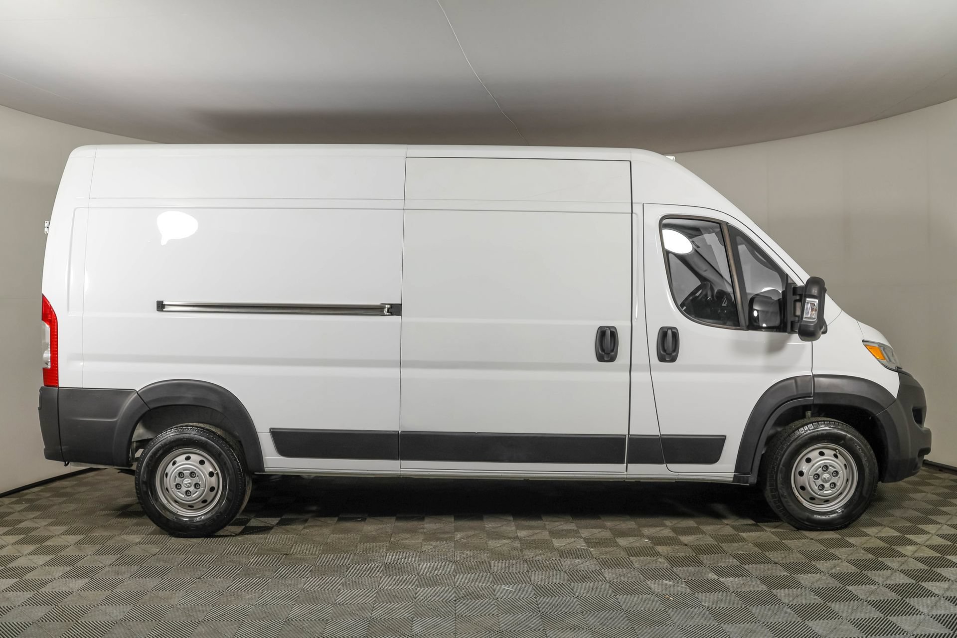 Used 2023 RAM ProMaster 2500 FWD image 13