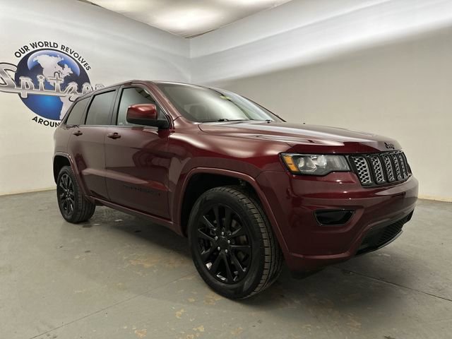 Used 2019 Jeep Grand Cherokee Altitude AWD/4WD image 12