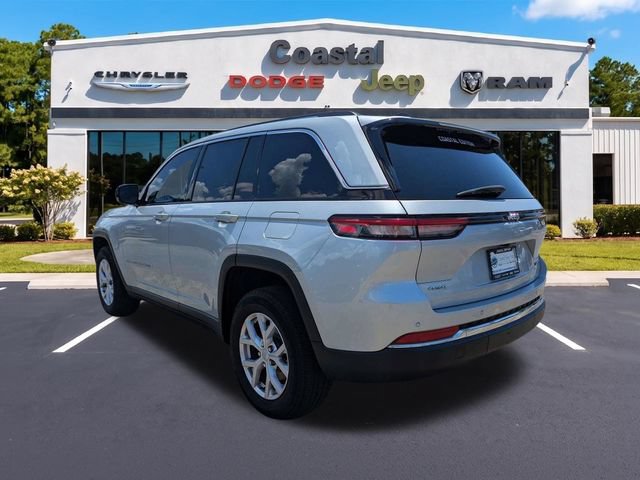Used 2022 Jeep Grand Cherokee Limited AWD/4WD image 6