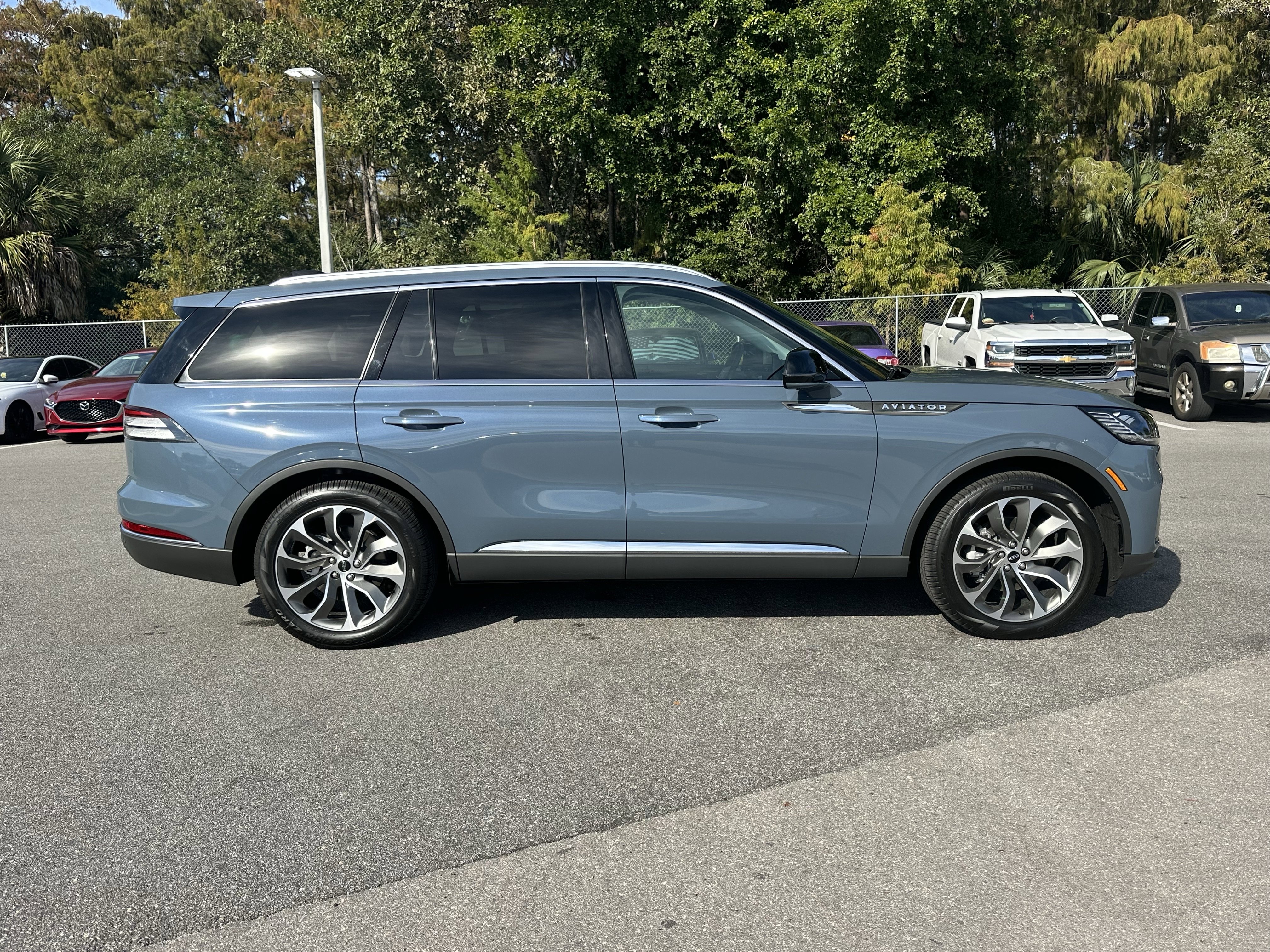 Used 2025 Lincoln Aviator Reserve image 11