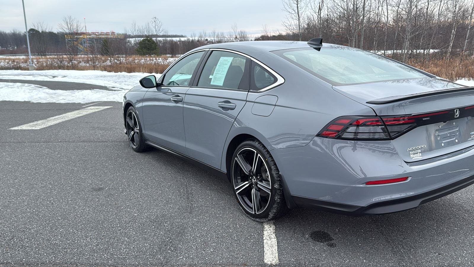 Used 2023 Honda Accord Sport image 9