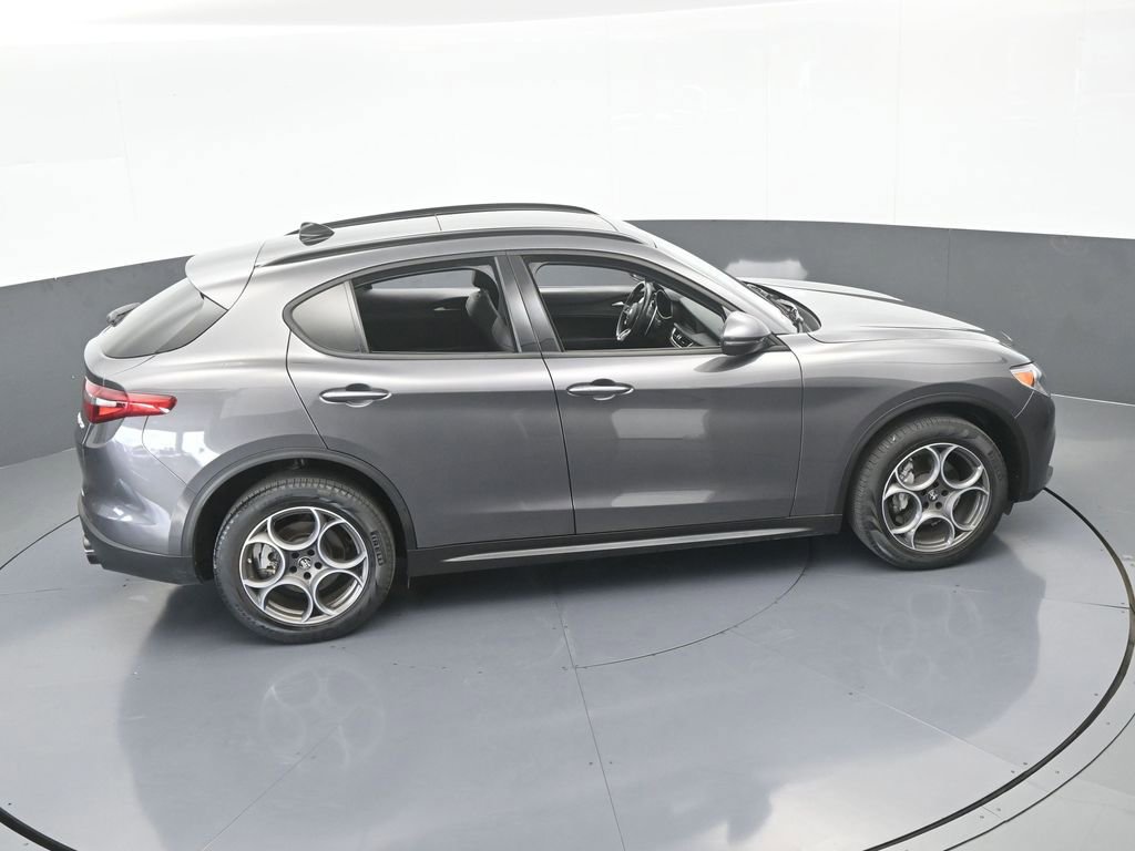 Used 2023 Alfa Romeo Stelvio Sprint image 55