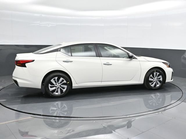 Used 2025 Nissan Altima 2.5 S FWD image 4