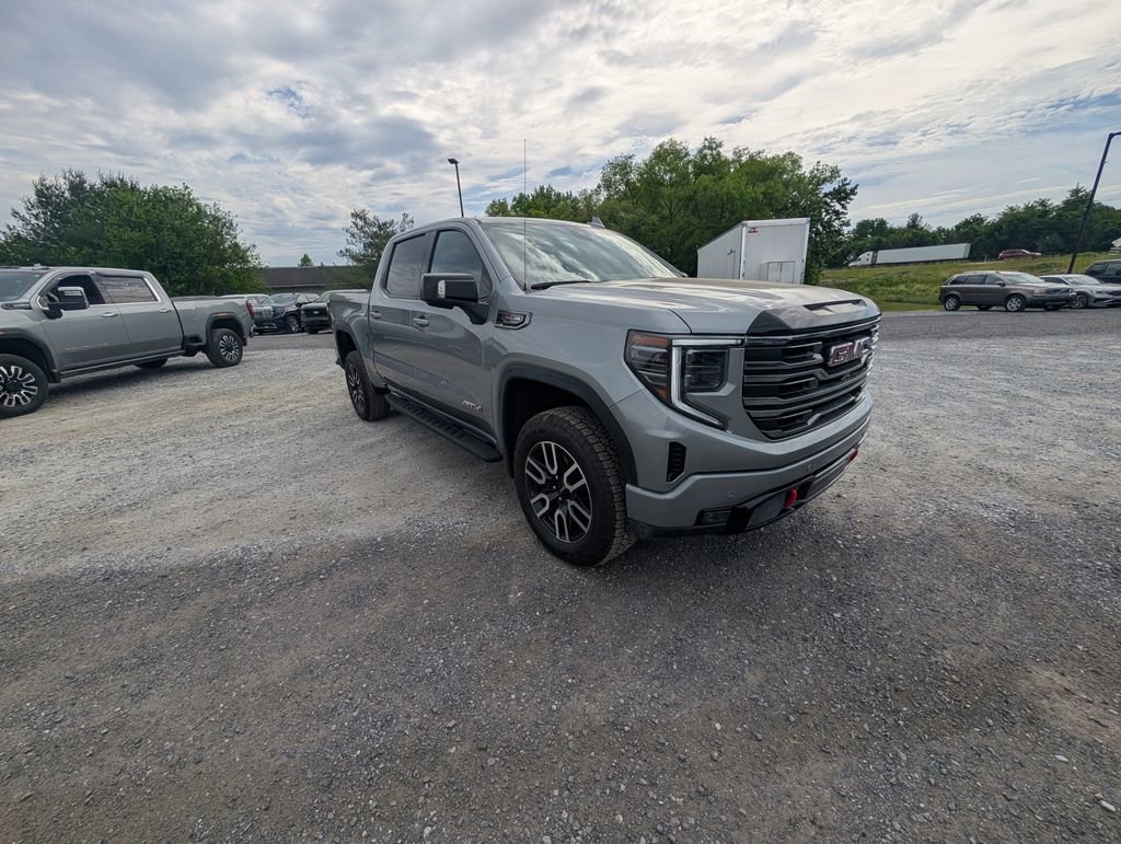 Used 2025 GMC Sierra 1500 AT4 w/ Technology Package AWD/4WD image 13