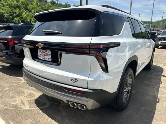 New 2026 Chevrolet Traverse LT w/ Driver Confidence Package FWD image 2