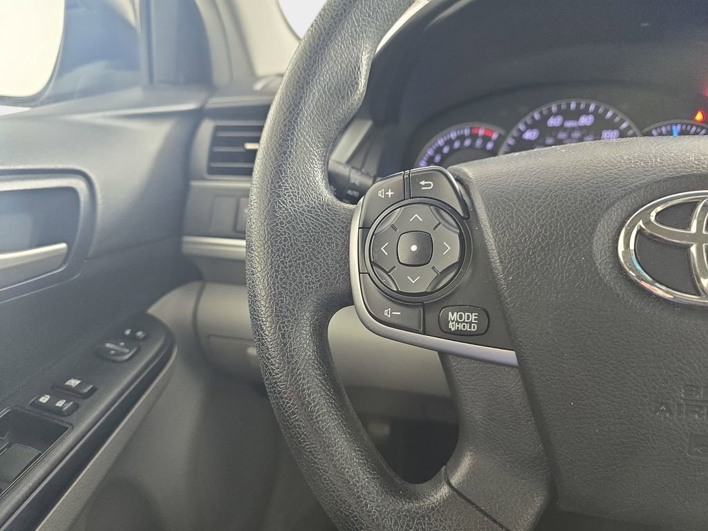 Used 2014 Toyota Camry LE image 19