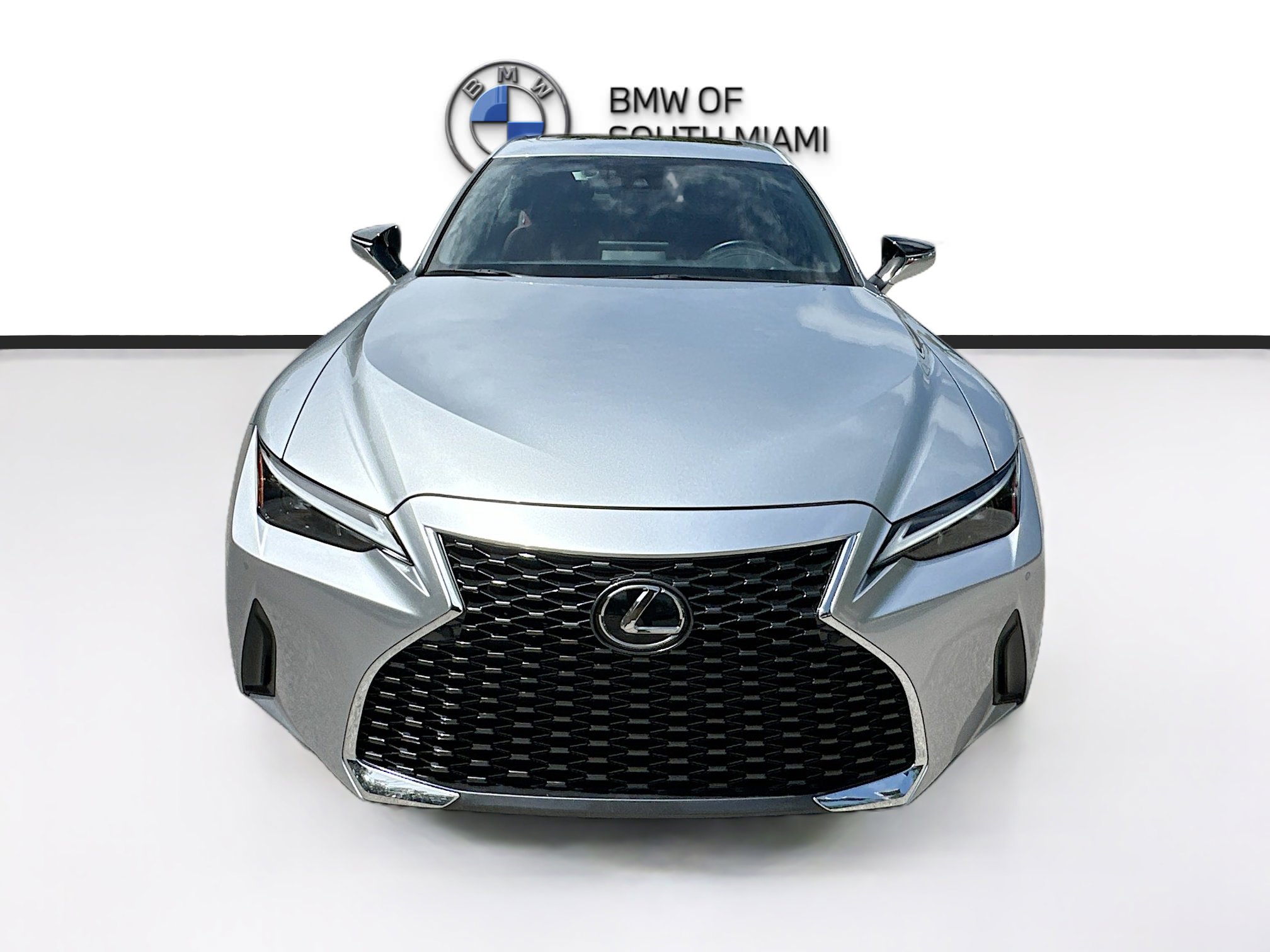 Used 2025 Lexus IS 300 w/ Comfort Package RWD image 2