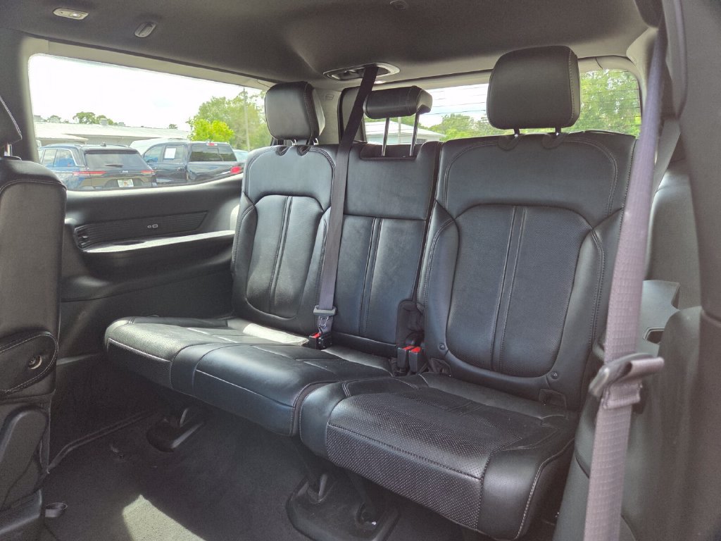 Certified 2024 Jeep Wagoneer Series II AWD/4WD image 23