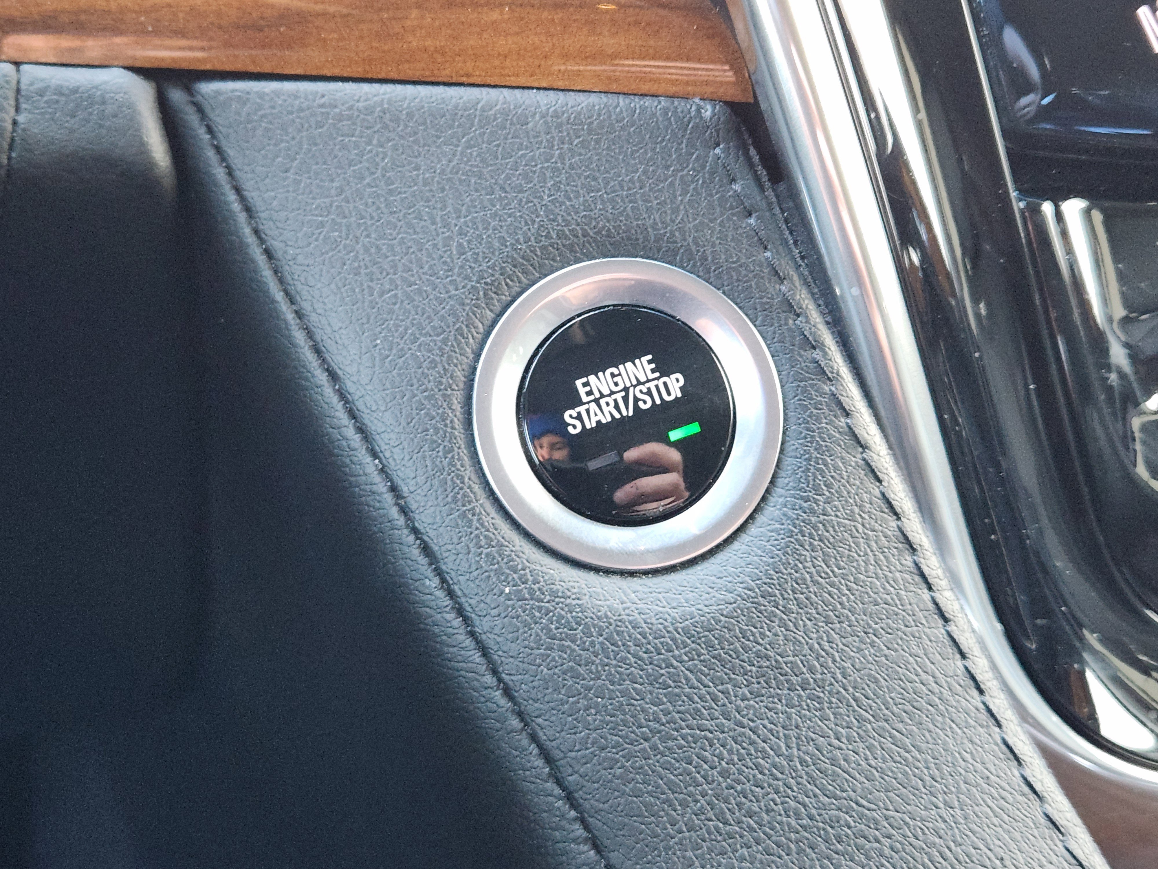 Used 2017 Cadillac Escalade Luxury image 19