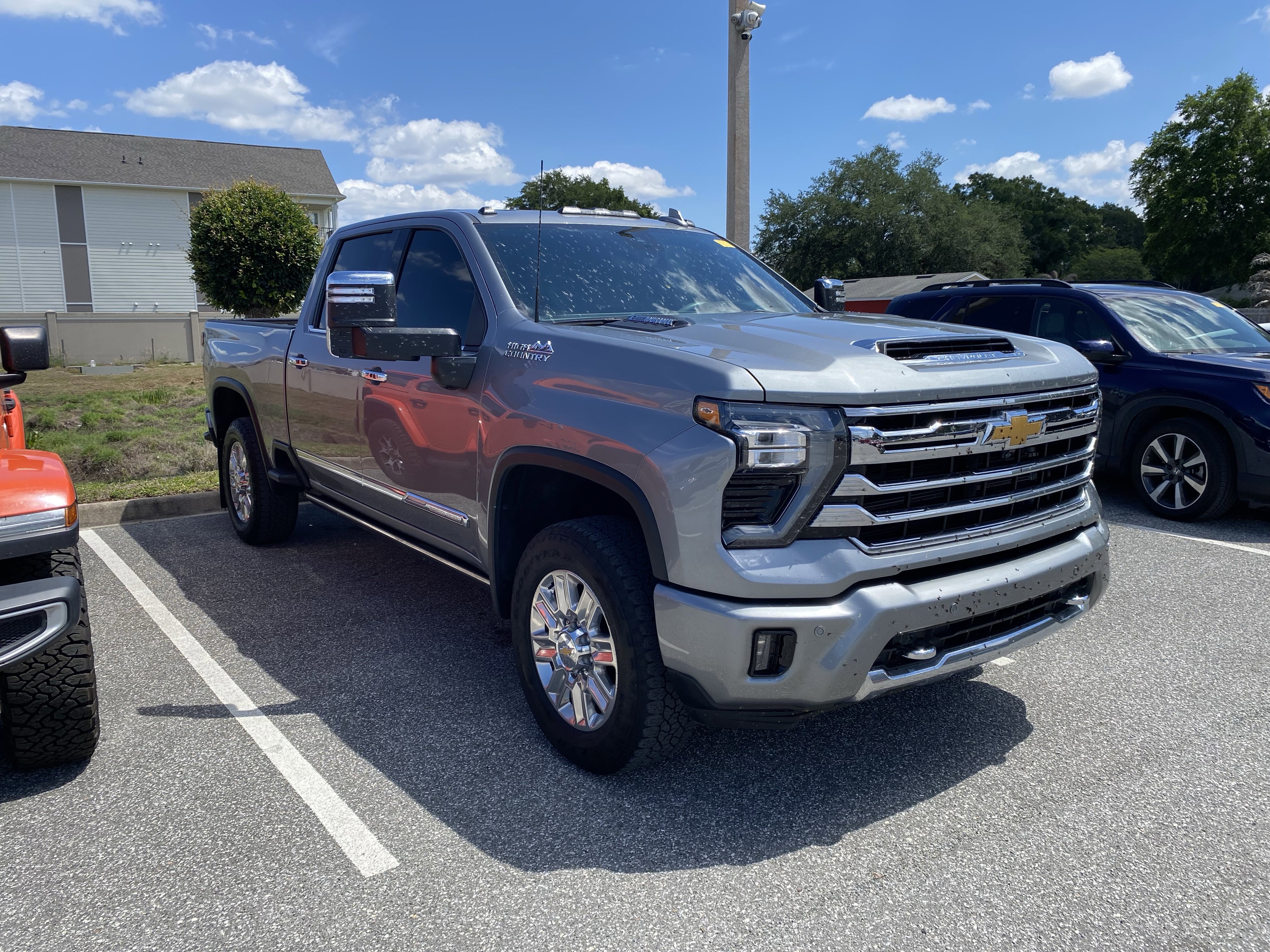Used 2024 Chevrolet Silverado 2500 High Country w/ High Country Premium Package AWD/4WD image 15