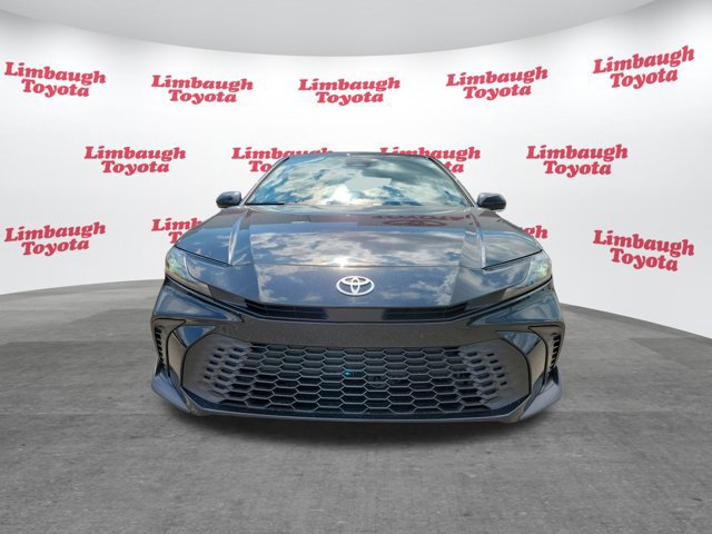 Used 2025 Toyota Camry SE image 18