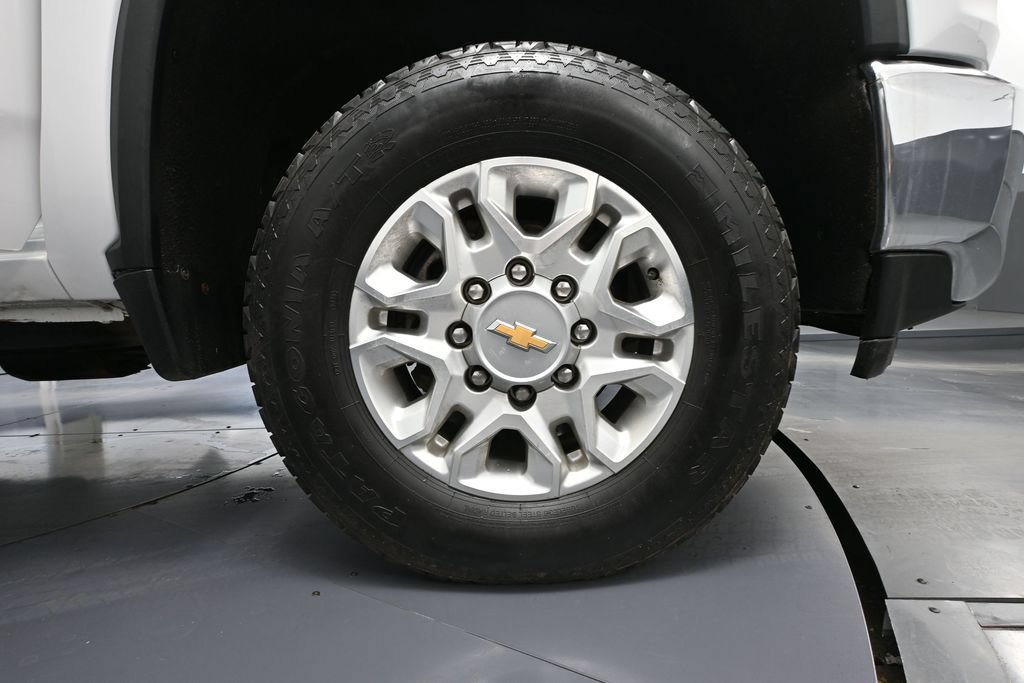 Used 2023 Chevrolet Silverado 2500 LT AWD/4WD image 18